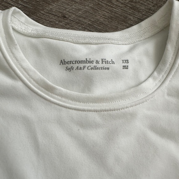 Abercrombie padded shoulder sleeveless bodysuit - Picture 2 of 3